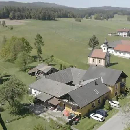 Sonnenreich Mit Balkon Wohnkueche Mansardenschlafzimmer Accommodatie bij particulieren