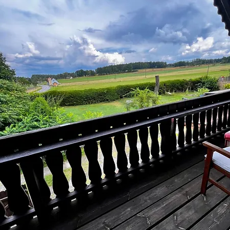 Sonnenreich Mit Balkon Wohnkueche Mansardenschlafzimmer Homestay *